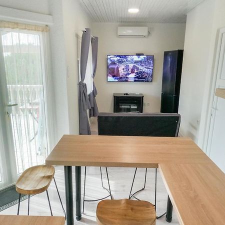 Apartments By The Sea Milna, Vis - 8895 روكافاك الغرفة الصورة