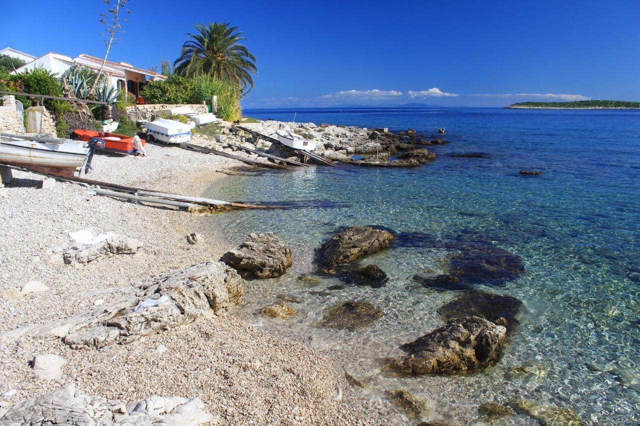 Apartments By The Sea Milna, Vis - 8895 روكافاك المظهر الخارجي الصورة