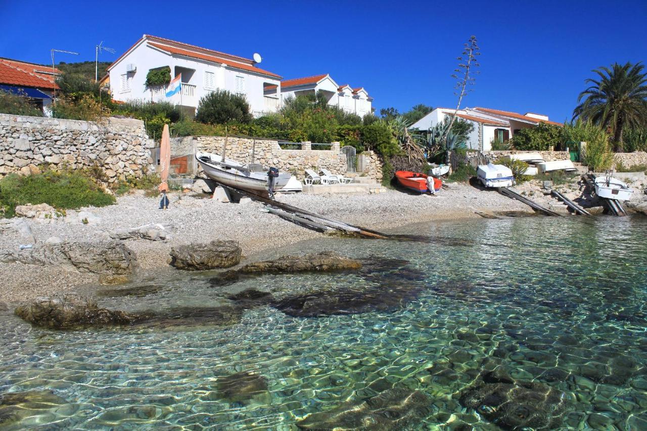 Apartments By The Sea Milna, Vis - 8895 روكافاك المظهر الخارجي الصورة