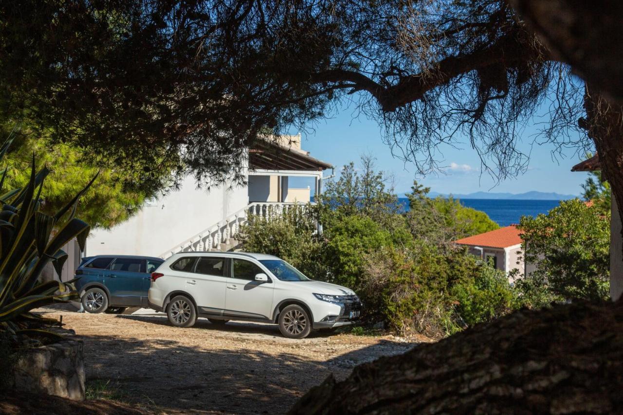 Apartments By The Sea Milna, Vis - 8895 روكافاك المظهر الخارجي الصورة