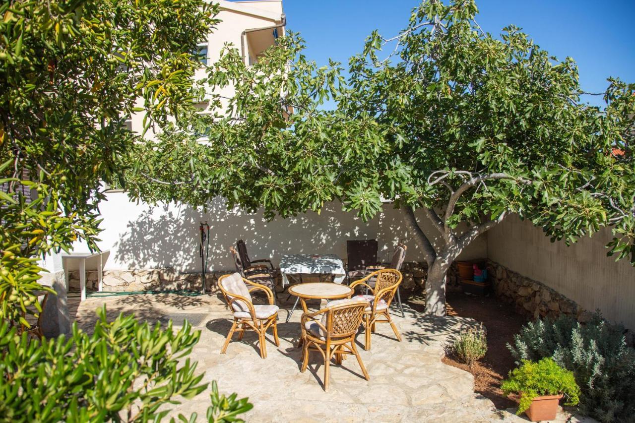 Apartments By The Sea Milna, Vis - 8895 روكافاك المظهر الخارجي الصورة
