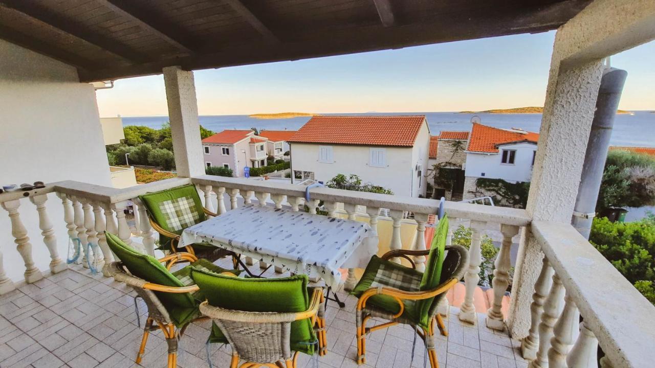 Apartments By The Sea Milna, Vis - 8895 روكافاك المظهر الخارجي الصورة