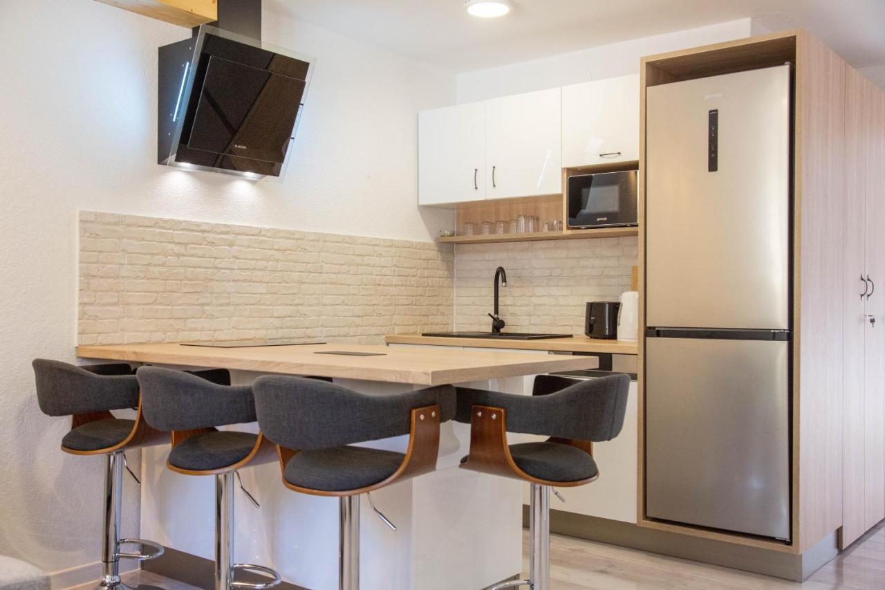 Apartments By The Sea Milna, Vis - 8895 روكافاك المظهر الخارجي الصورة