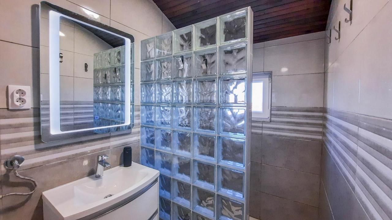 Apartments By The Sea Milna, Vis - 8895 روكافاك المظهر الخارجي الصورة
