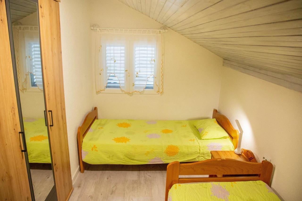 Apartments By The Sea Milna, Vis - 8895 روكافاك المظهر الخارجي الصورة