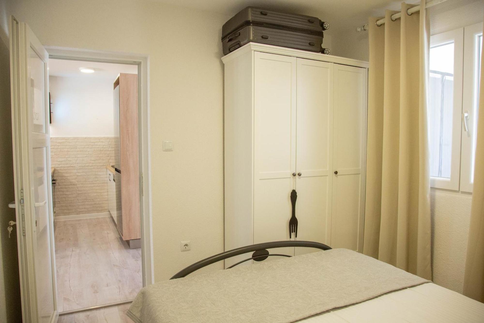 Apartments By The Sea Milna, Vis - 8895 روكافاك الغرفة الصورة