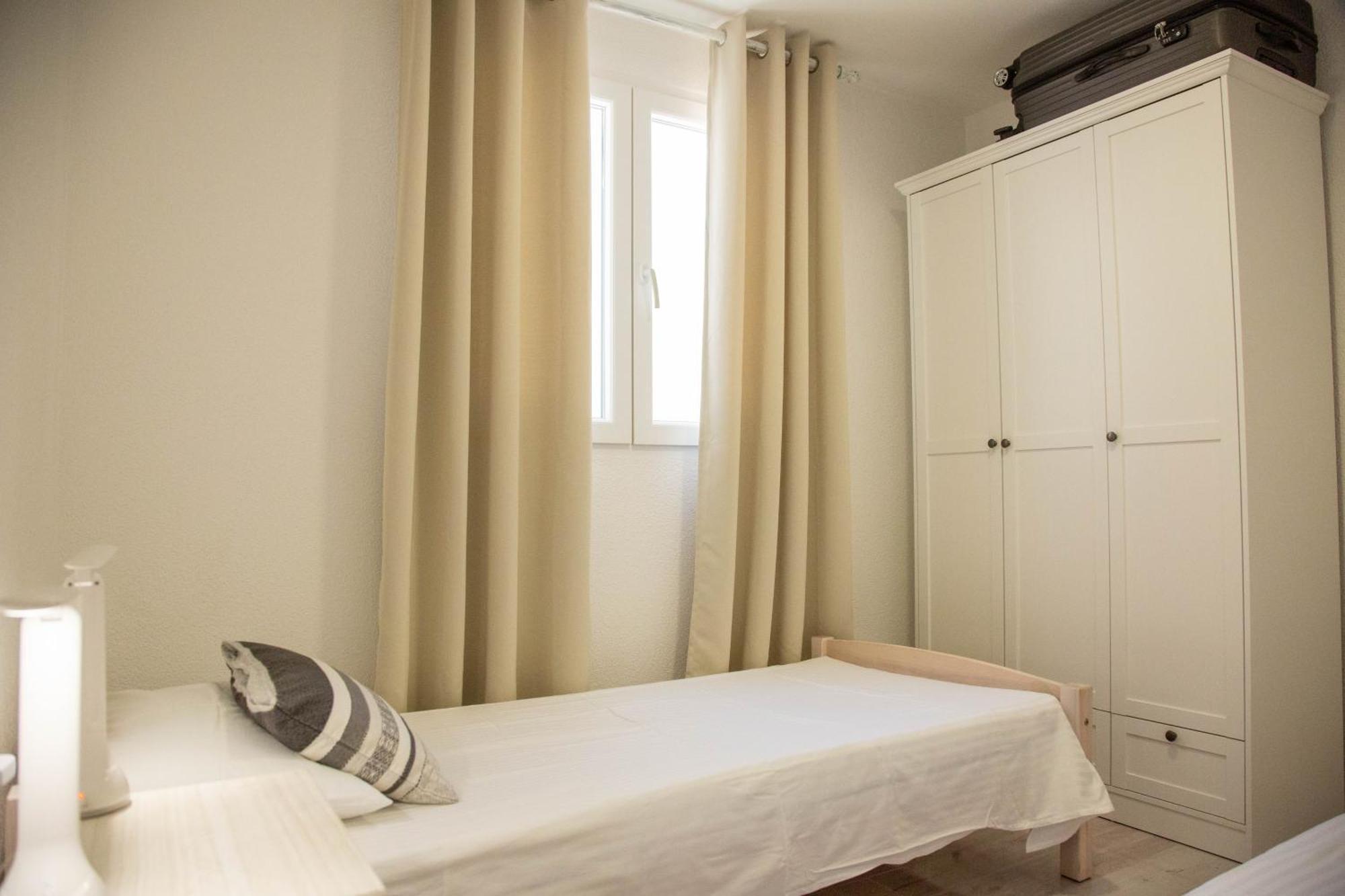 Apartments By The Sea Milna, Vis - 8895 روكافاك الغرفة الصورة